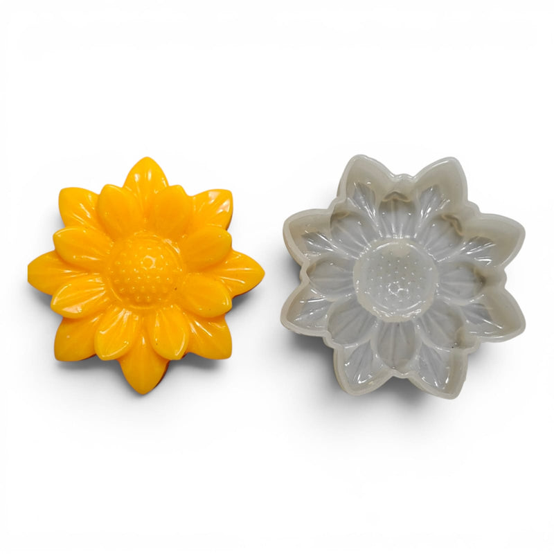 Artificial Daisy Candle Silicone Mould - HCM21739 Niral industries